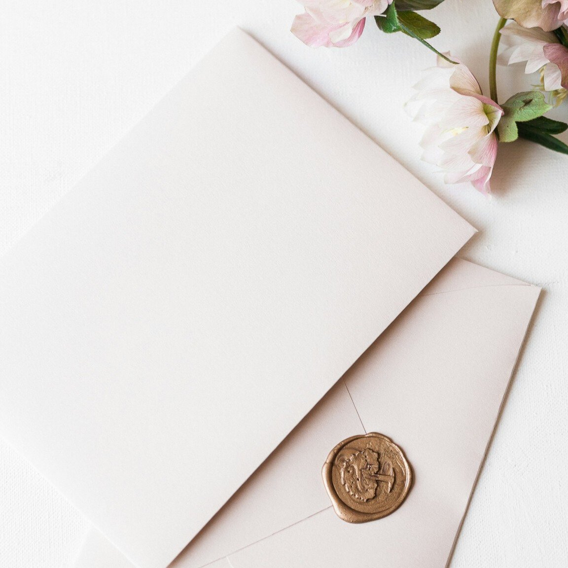 Lomi Lomi massage and Lomi Face Therapy gift vouchers available for purchase in Berlin